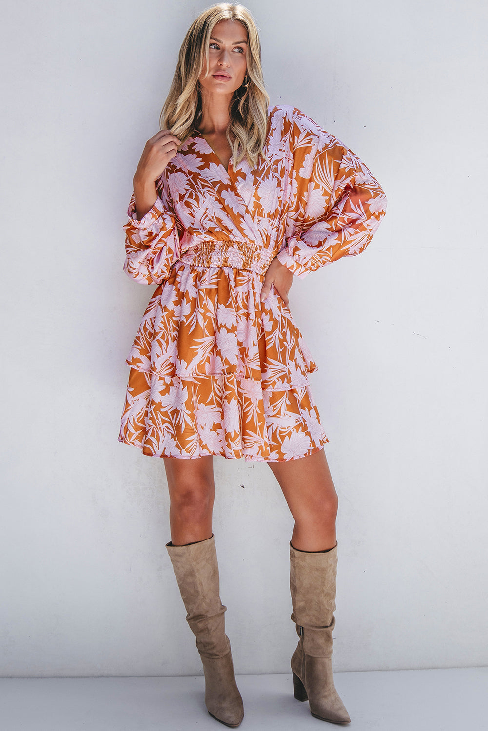 Robe superposée florale à manches bouffantes et taille smockée