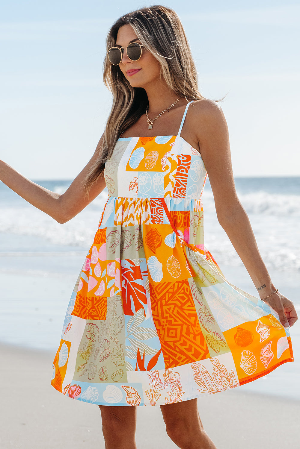 Robe d'été fluide à nouer et imprimé patchwork de coquillages