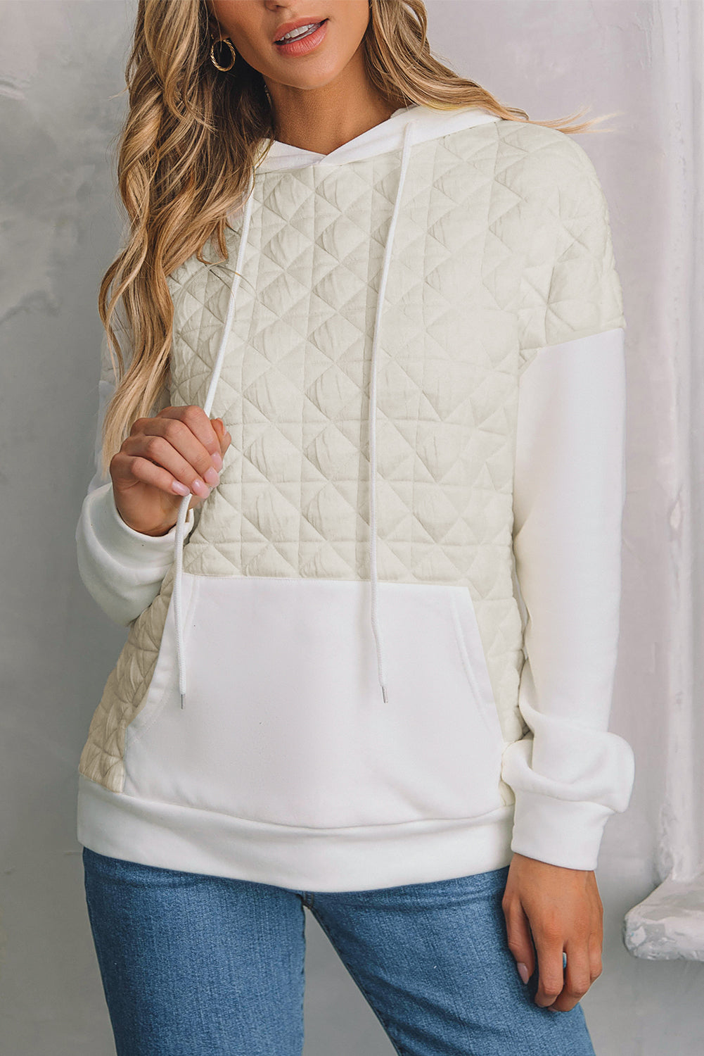 Sweat à capuche matelassé à épaules tombantes et poche kangourou en patchwork