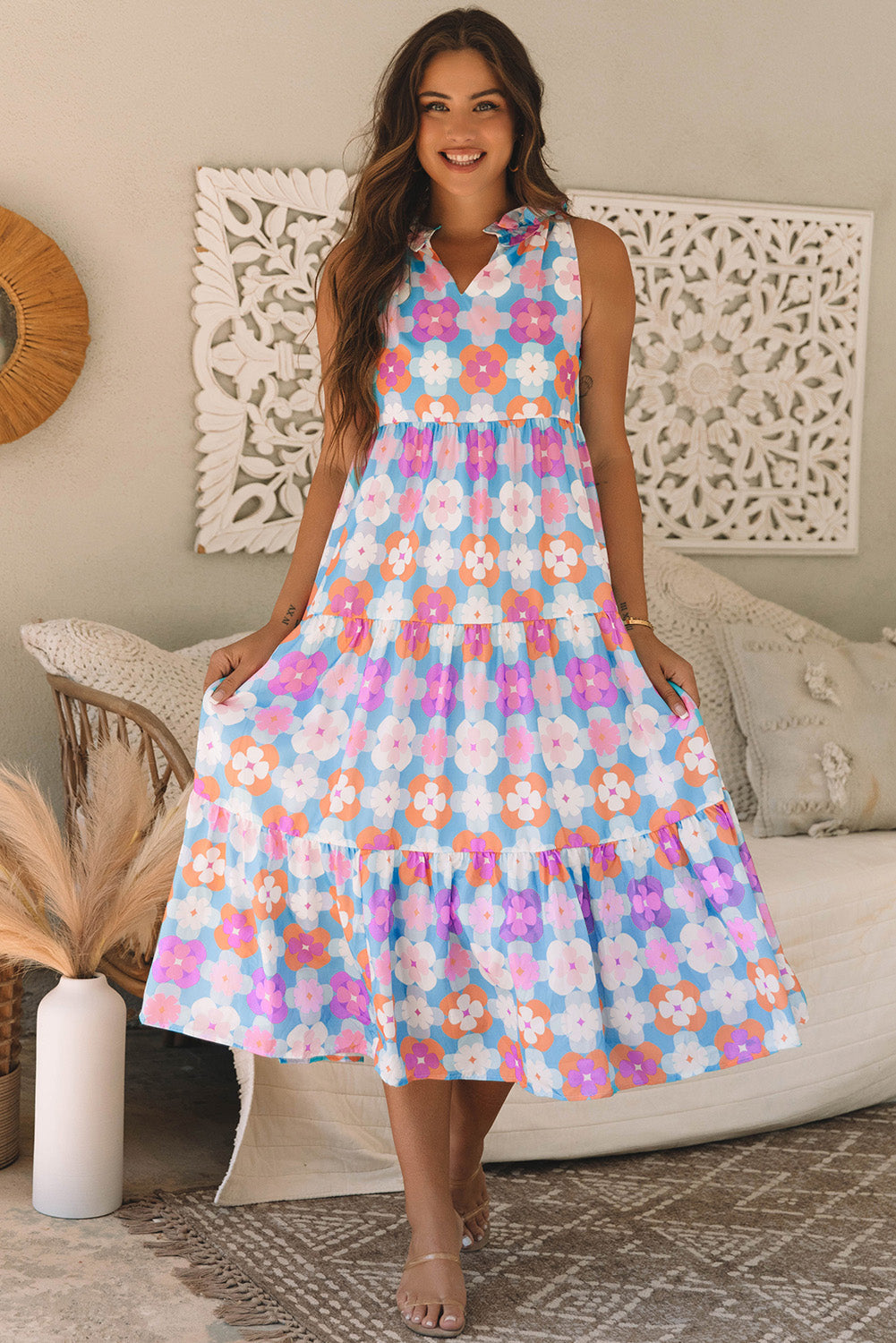 Robe longue a volants et imprimé floral, sans manches, a volants