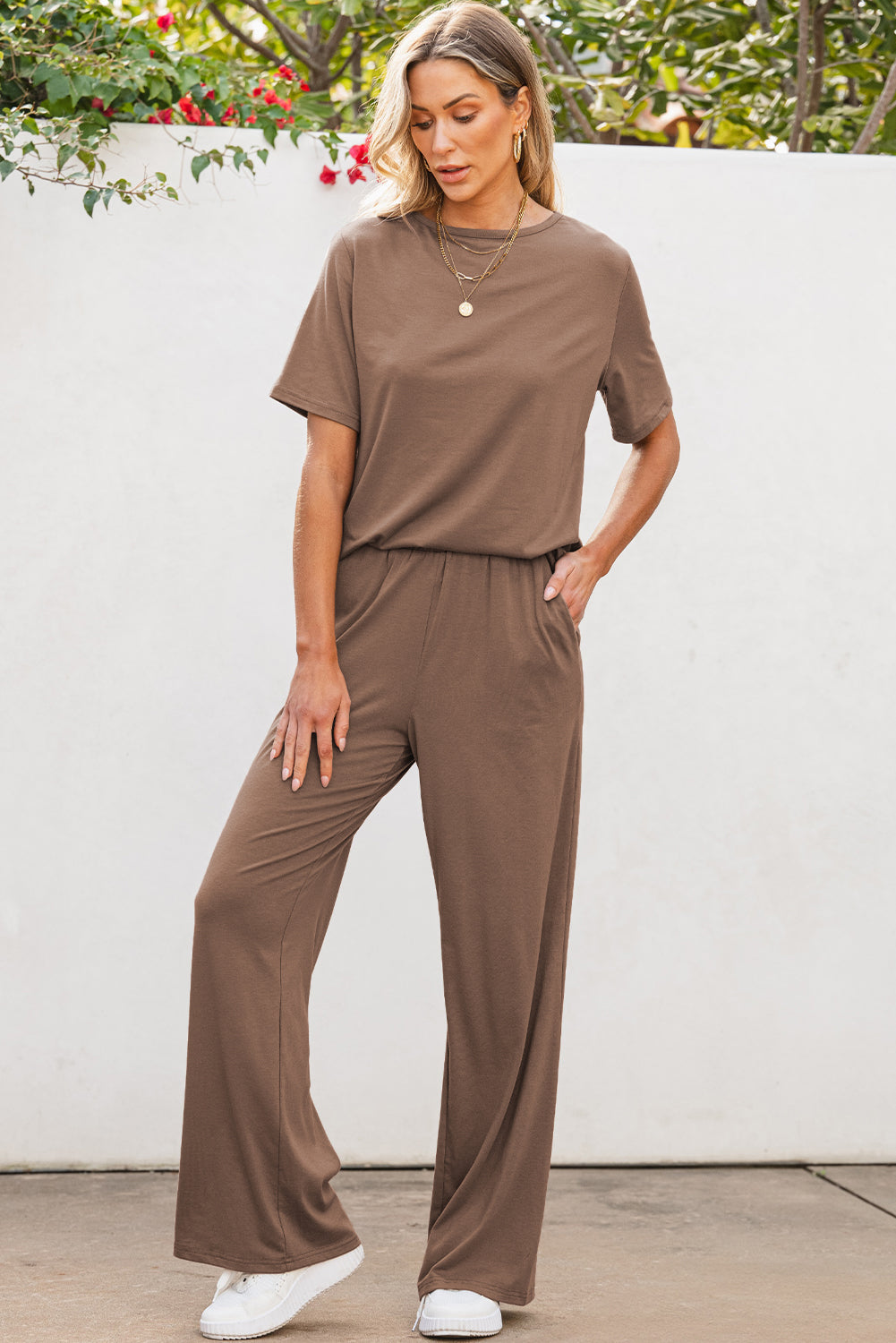 Ensemble 2 pièces t-shirt et pantalon à jambes larges de couleur unie