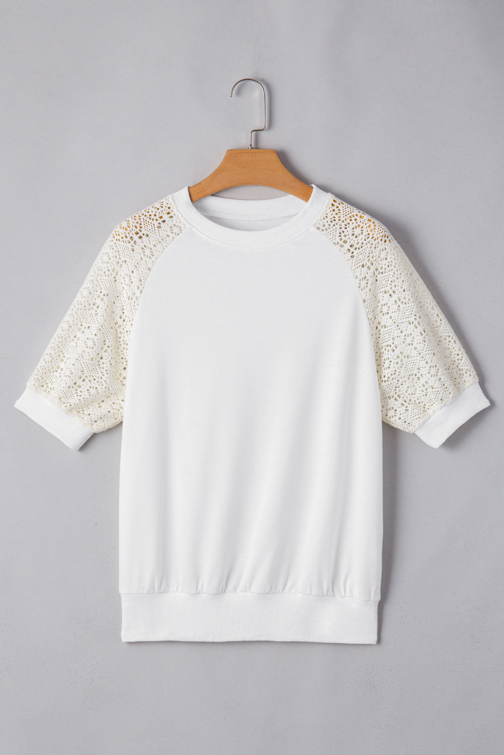 T-shirt à manches courtes et col rond en dentelle crochetée