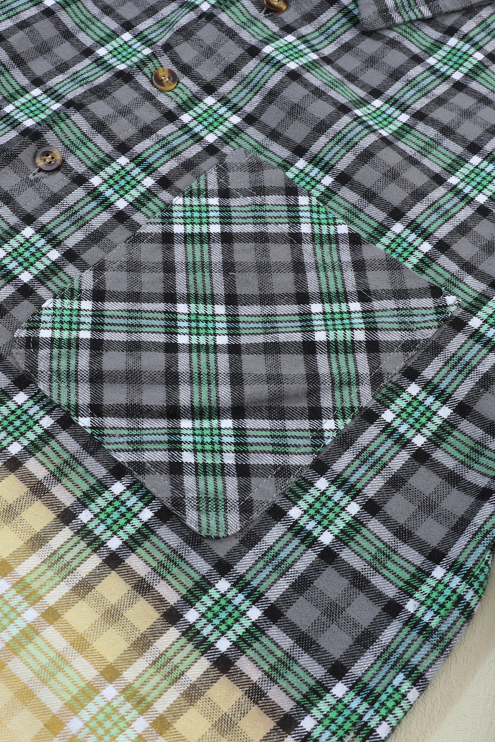 Veste boutonnée avec poche poitrine et patchwork à carreaux contrastés