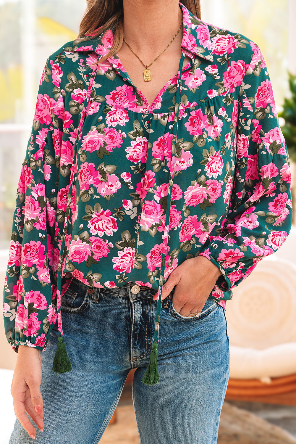 Chemisier à manches bouffantes et col noué à imprimé floral
