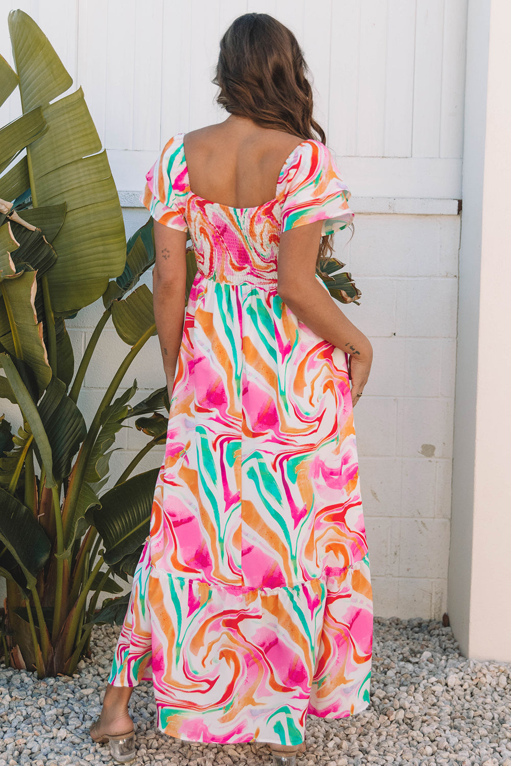 Robe longue à imprimé abstrait, manches à volants et buste froncé