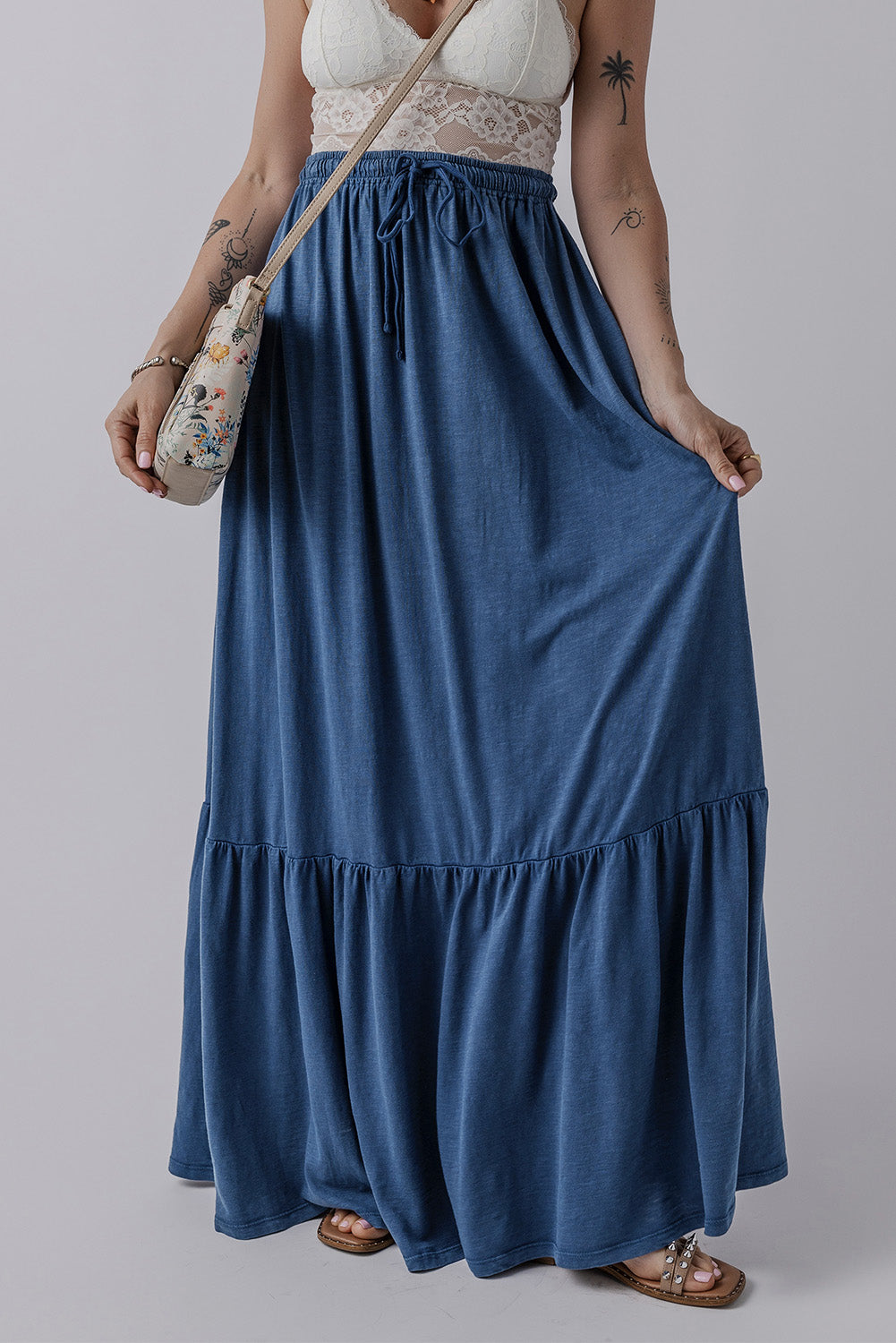 Jupe longue a plusieurs niveaux taille haute a lacets de couleur unie