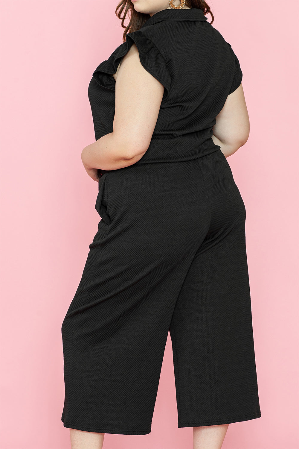 Ensemble pantalon large avec haut a manches volantées et quart de zip