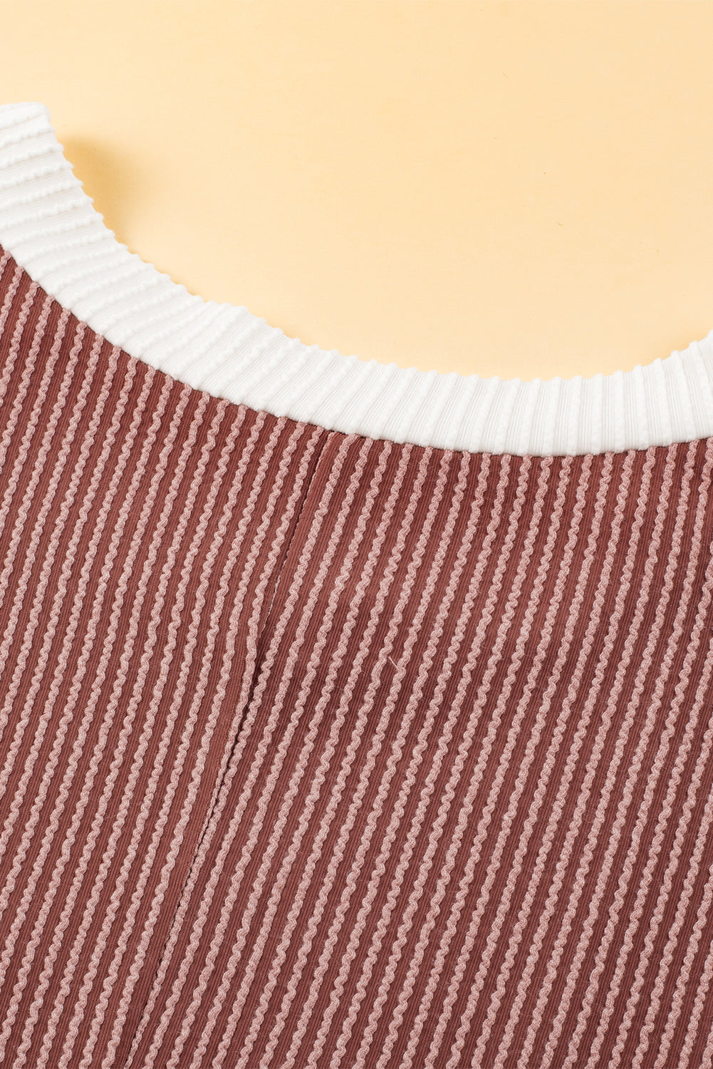 Robe t-shirt texturée avec poche plaquée et bords color block