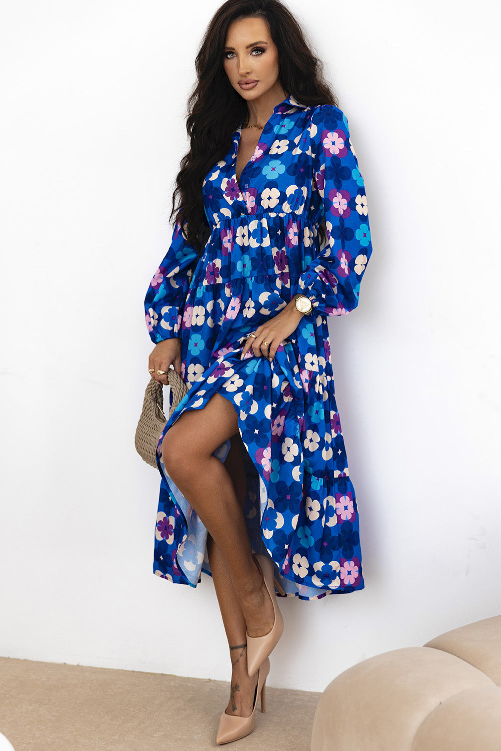 Robe mi-longue florale a volants et manches paysannes