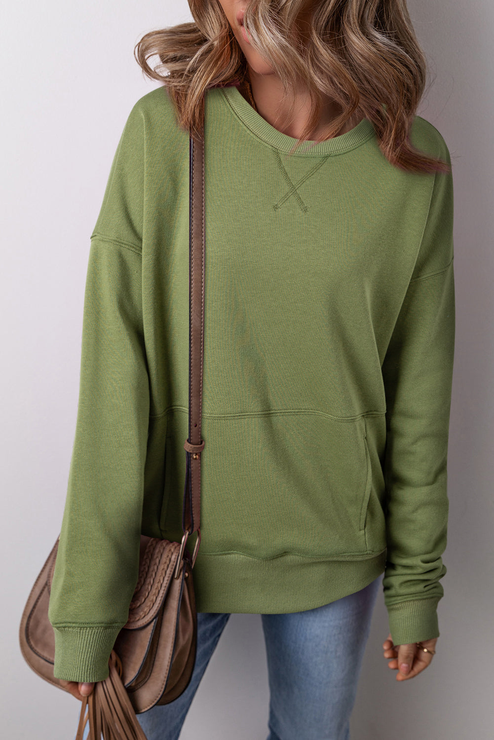 Sweat-shirt ample avec poches et coutures croisées à épaules tombantes