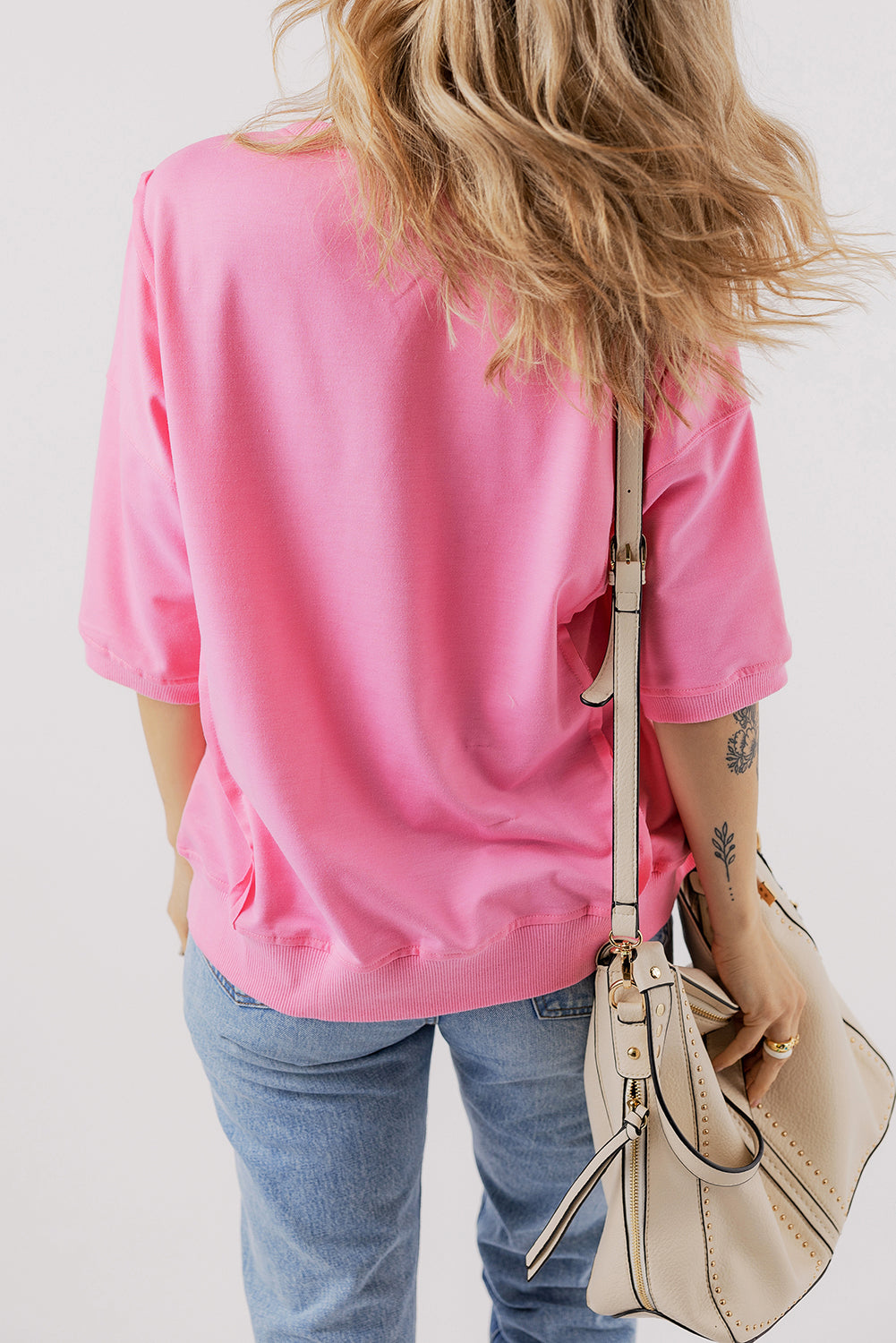 T-shirt ample fendu avec poche poitrine et couture exposée Bonbon