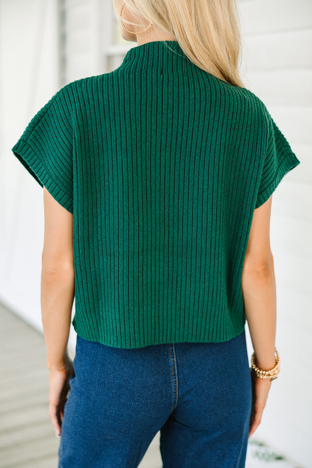 Pull à manches courtes en tricot côtelé avec poche plaquée