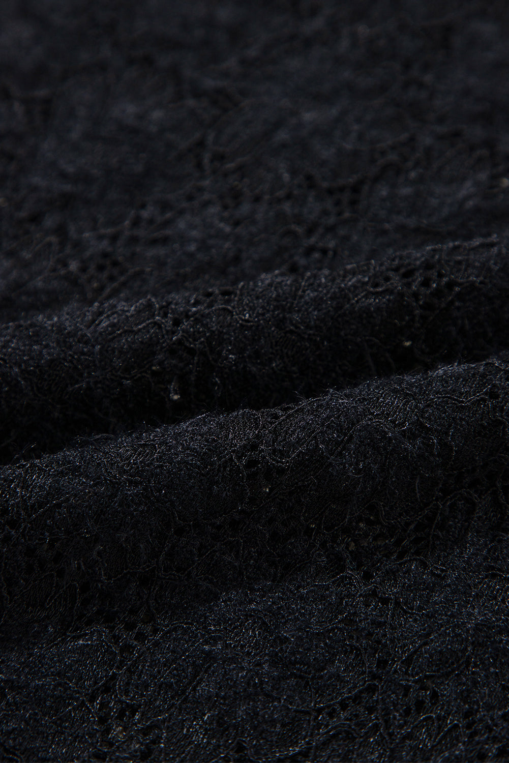 Haut a manches longues et col montant en dentelle florale