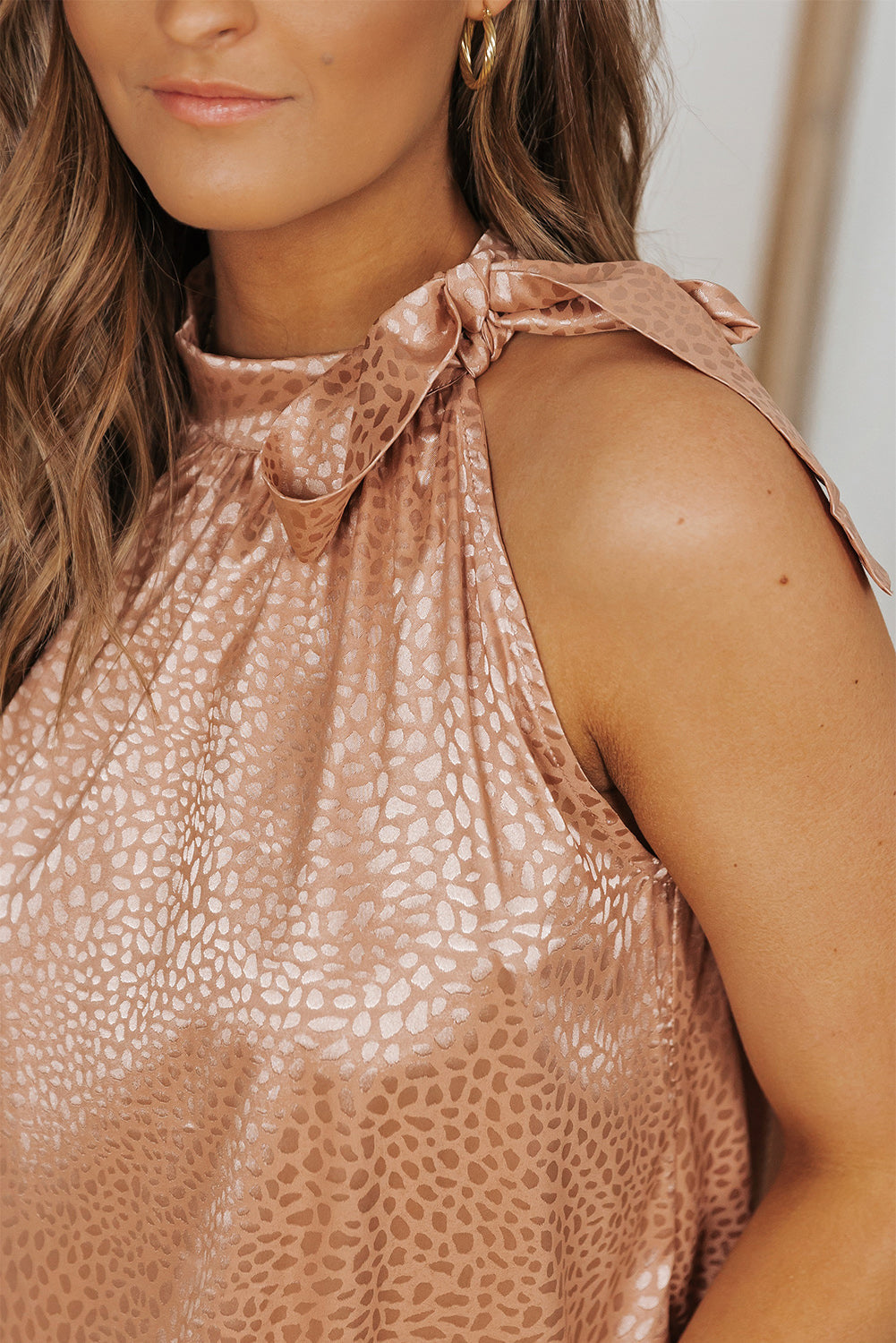 Débardeur léopard sans manches à col montant et lien