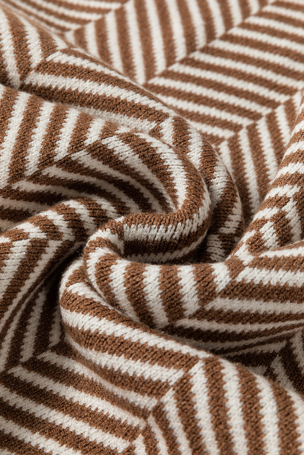 Pull a épaules tombantes et col rond a bords contrastés