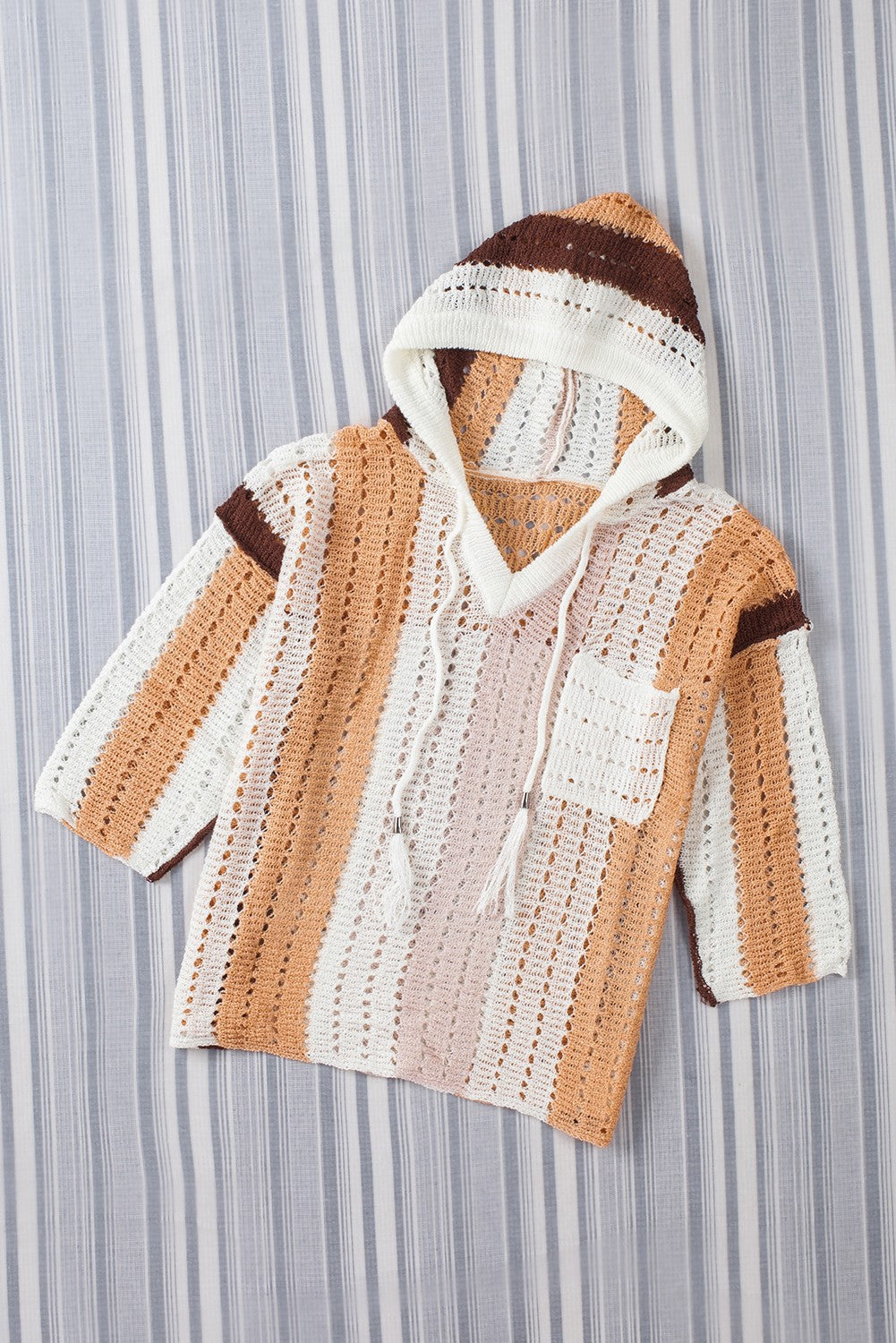 Pull à capuche rayé blanc à découpes color block