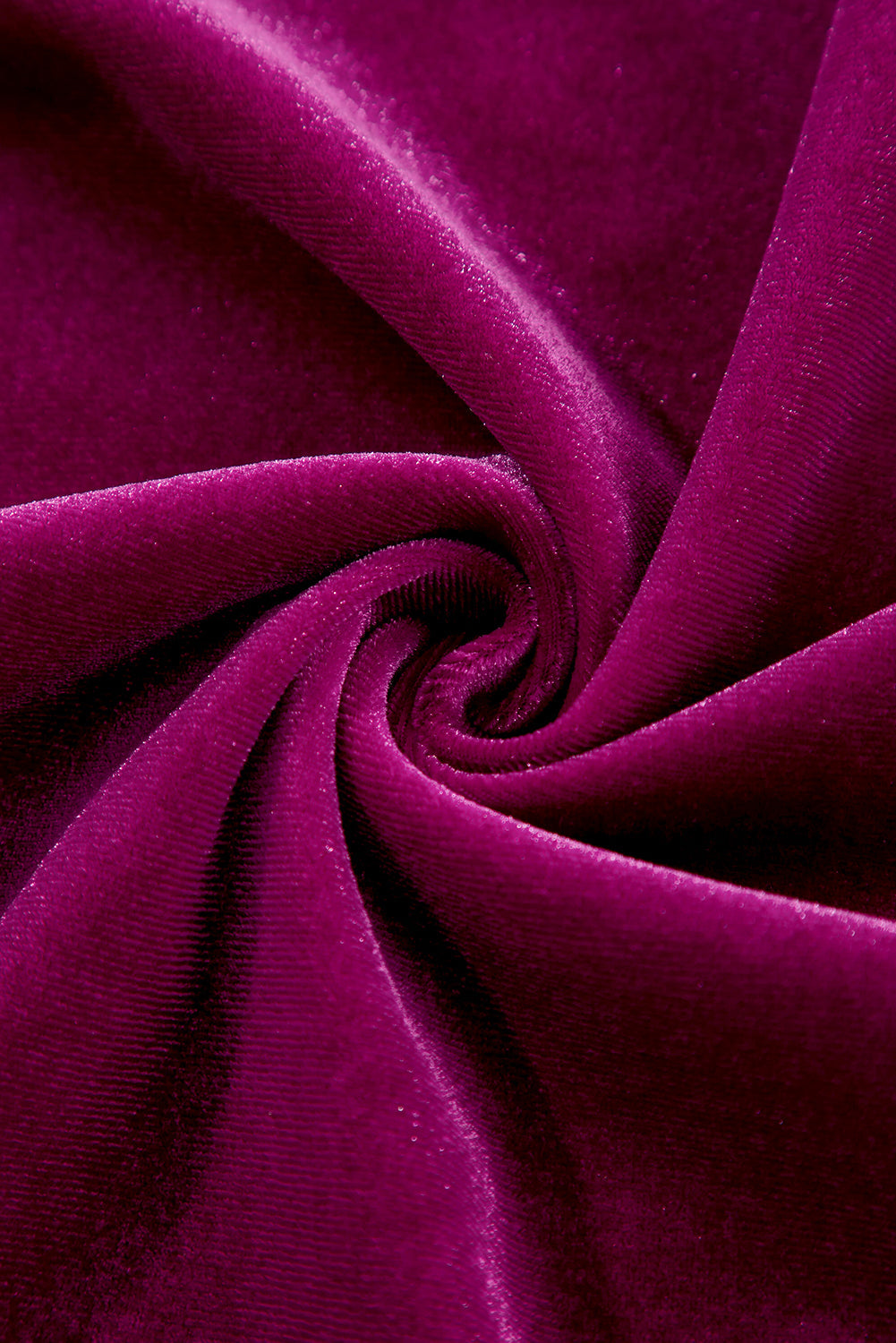 Robe moulante en velours a col montant et manches longues froncées