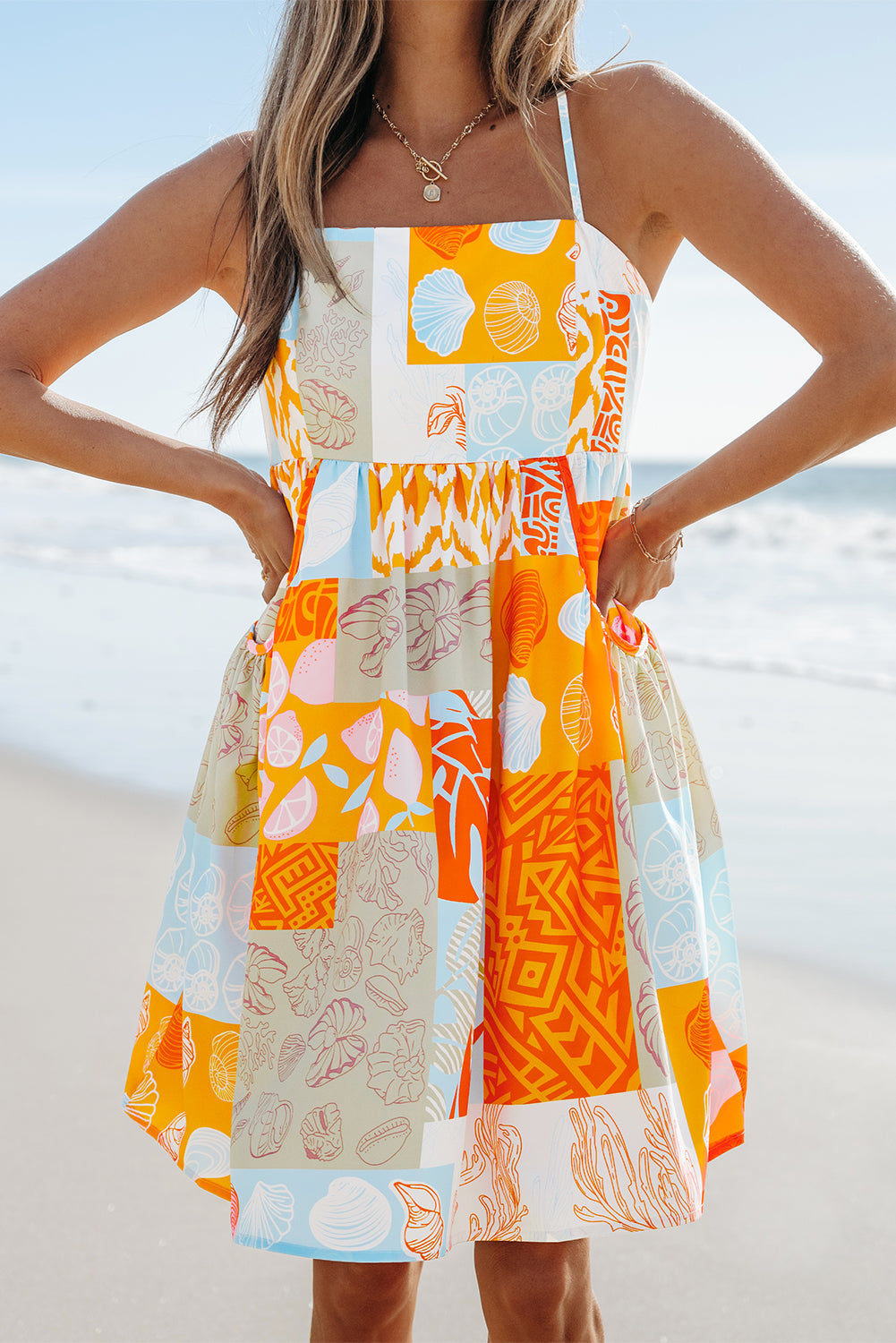 Robe d'été fluide à nouer et imprimé patchwork de coquillages
