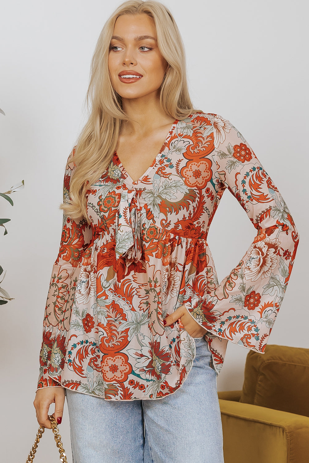 Blouse a manches cloche et col en V profond a imprimé floral