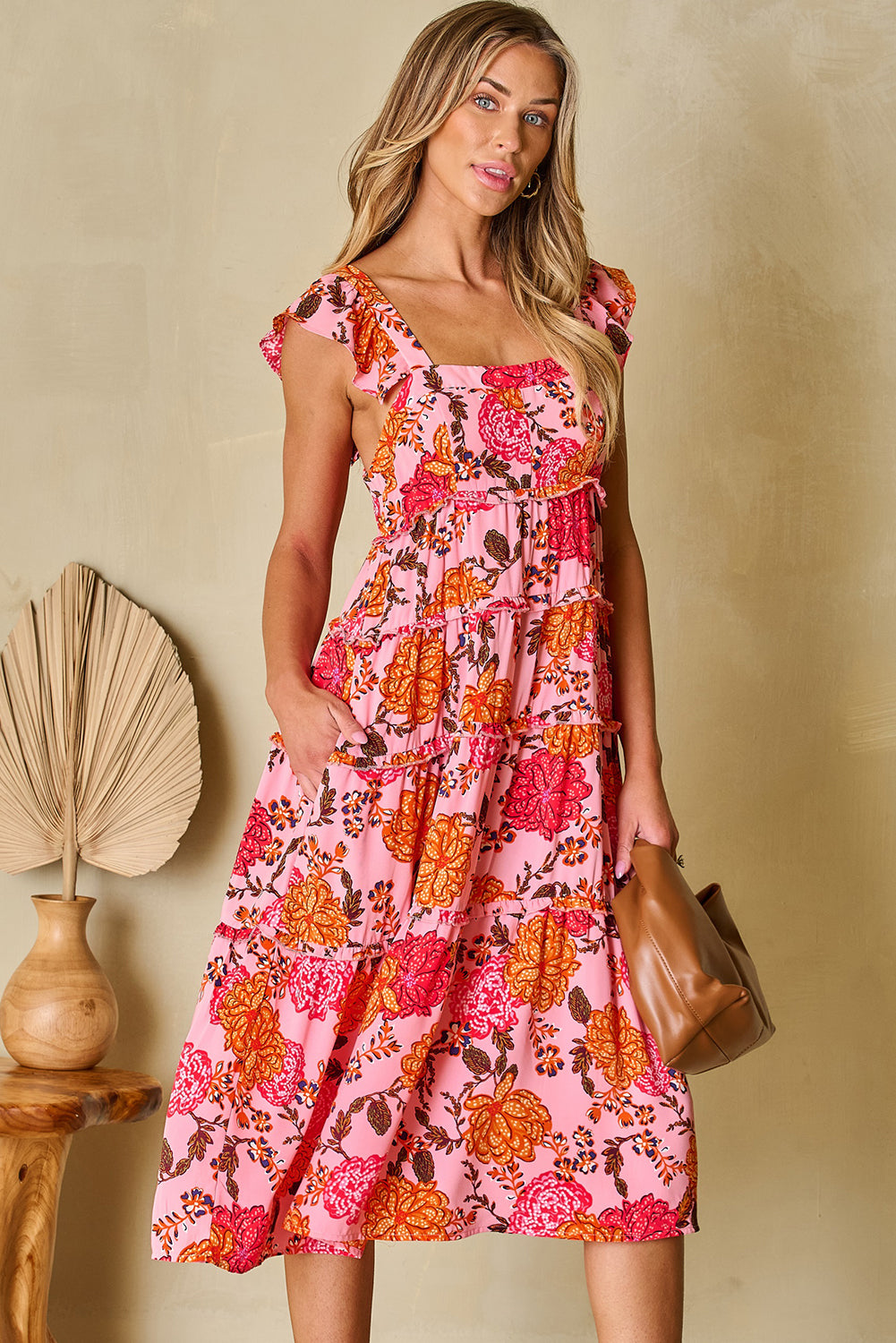 Robe midi fleurie à volants et manches flottantes à volants et col carré