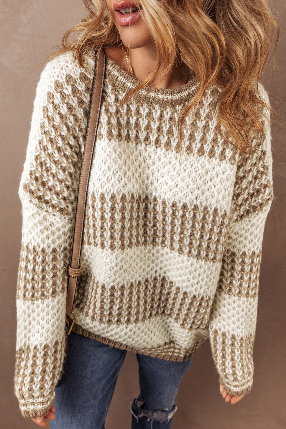 Pull ample a col rond et épaules tombantes