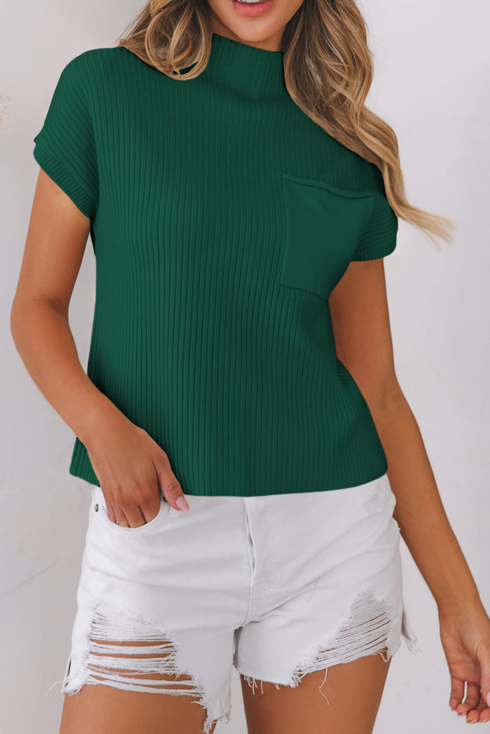 Pull à manches courtes en tricot côtelé avec poche plaquée