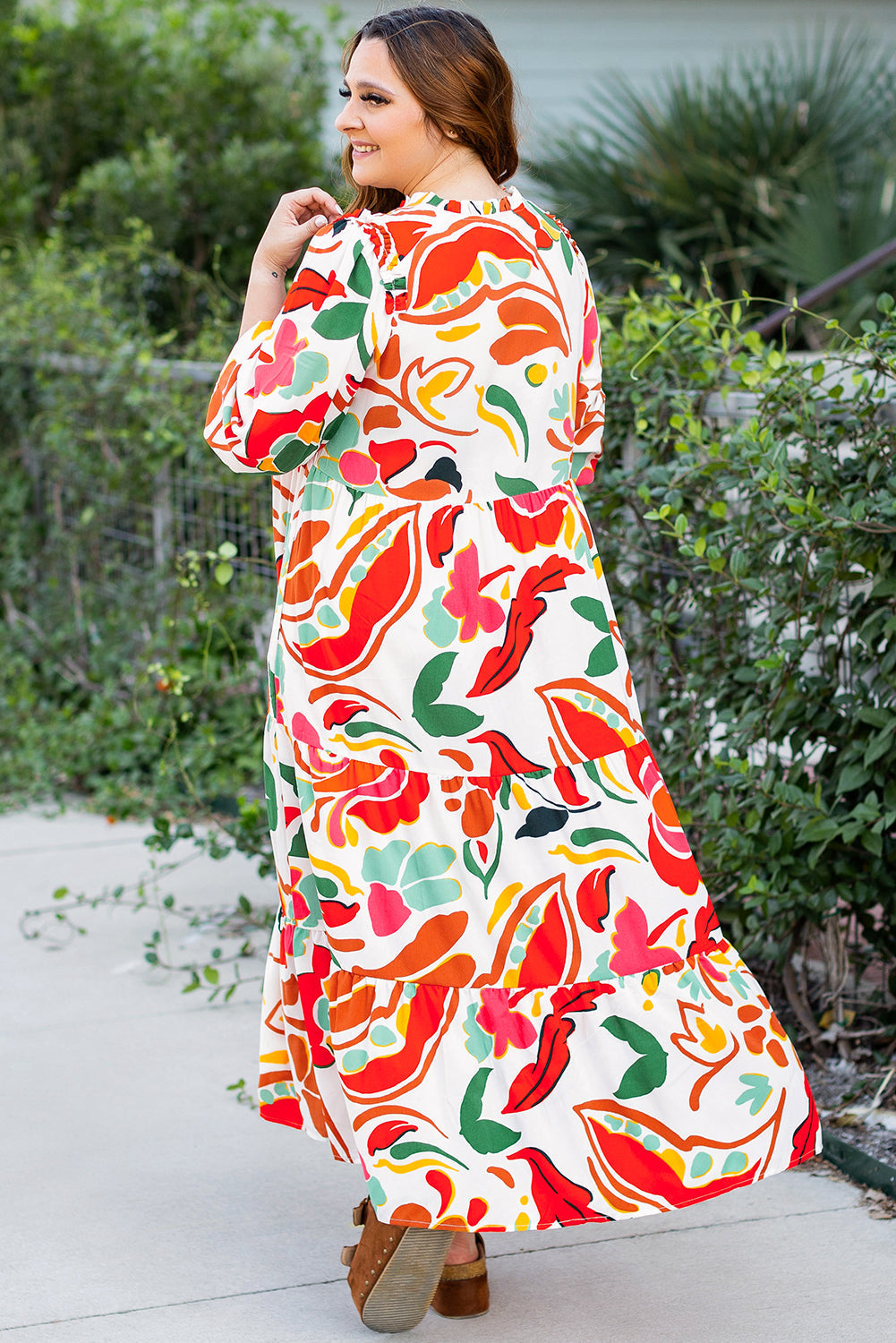 Robe a plusieurs niveaux a col en V et imprimé floral, grande taille