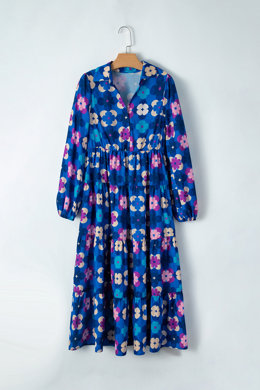 Robe mi-longue florale a volants et manches paysannes