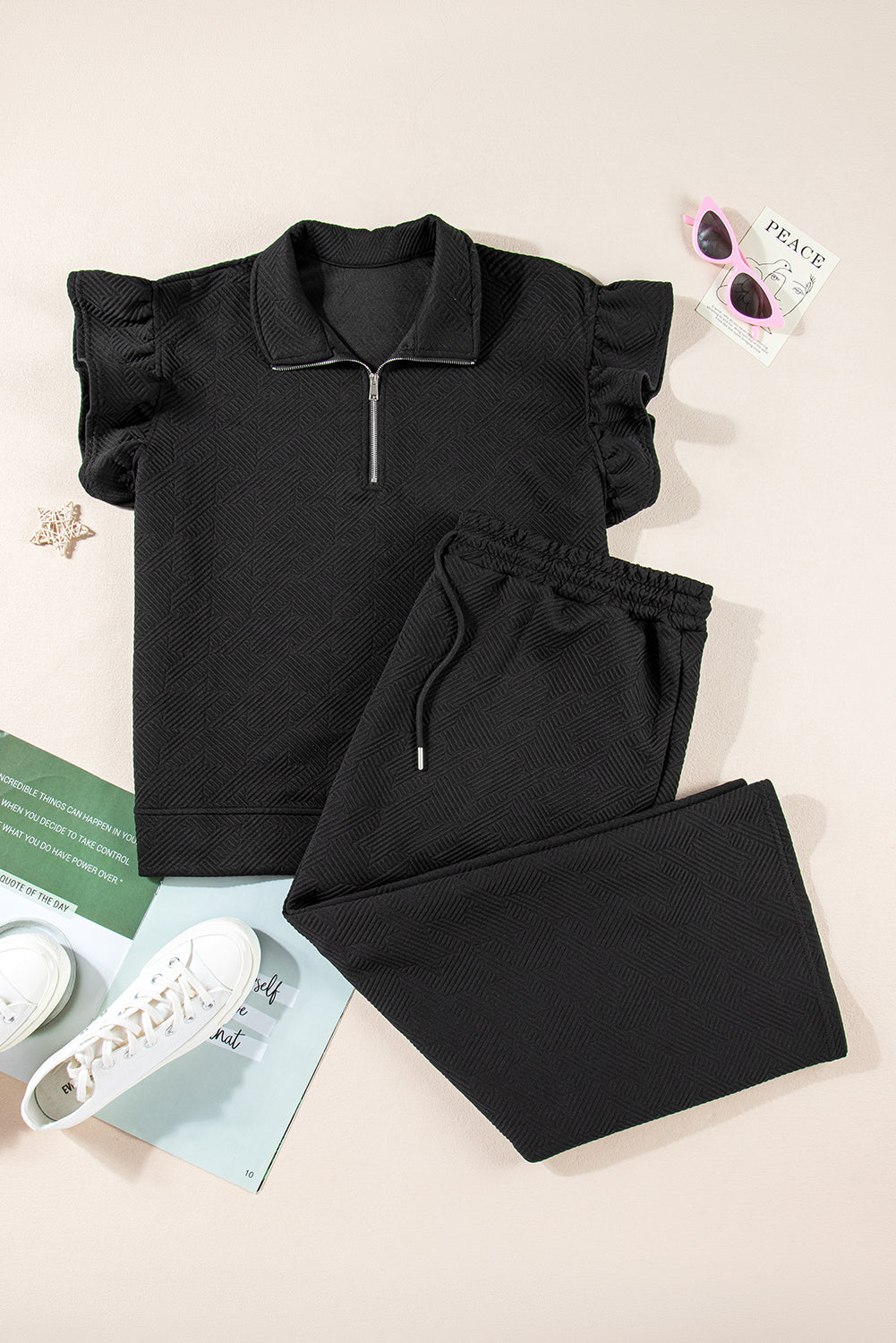 Ensemble pantalon large avec haut a manches volantées et quart de zip