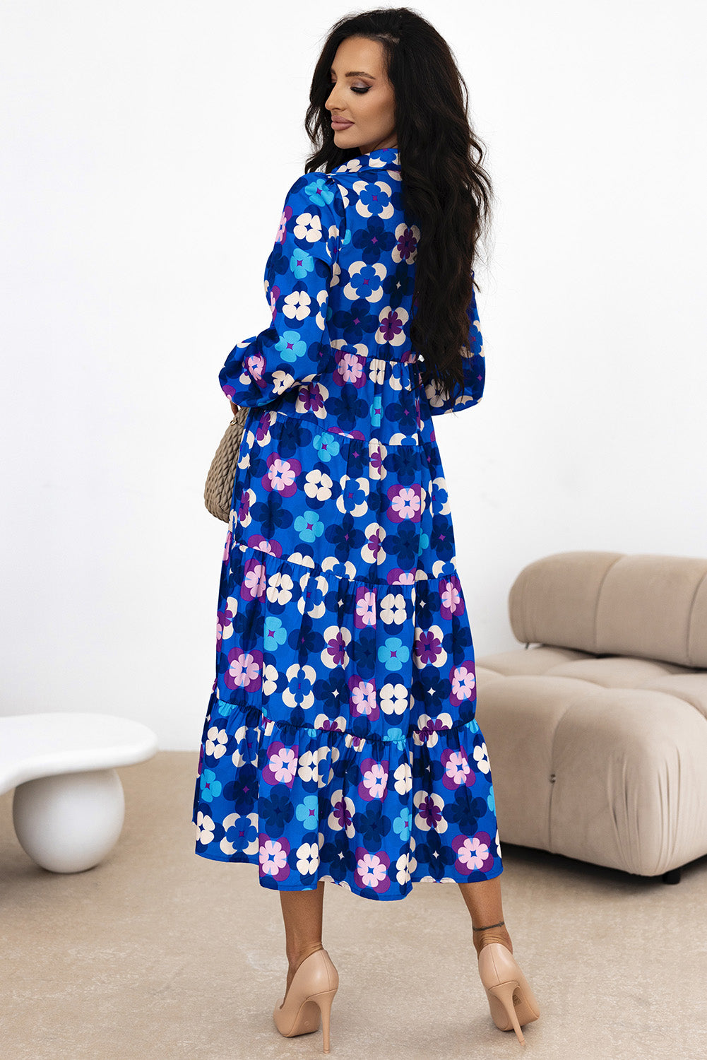 Robe mi-longue florale a volants et manches paysannes