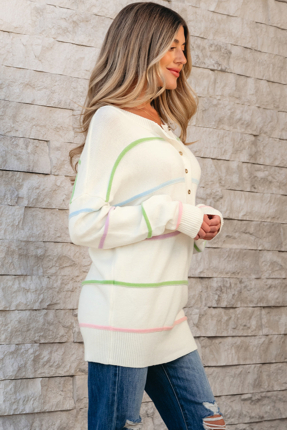 Pull ample Henley à rayures arc-en-ciel et épaules tombantes