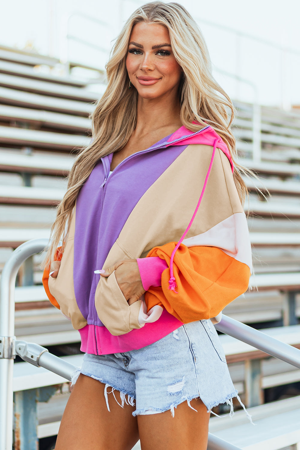 Sweat à capuche surdimensionné avec fermeture éclair et patchwork color block
