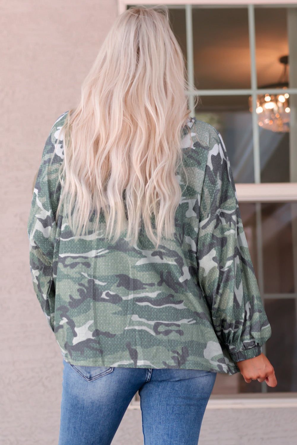 Sweat à capuche surdimensionné à manches longues et imprimé camouflage