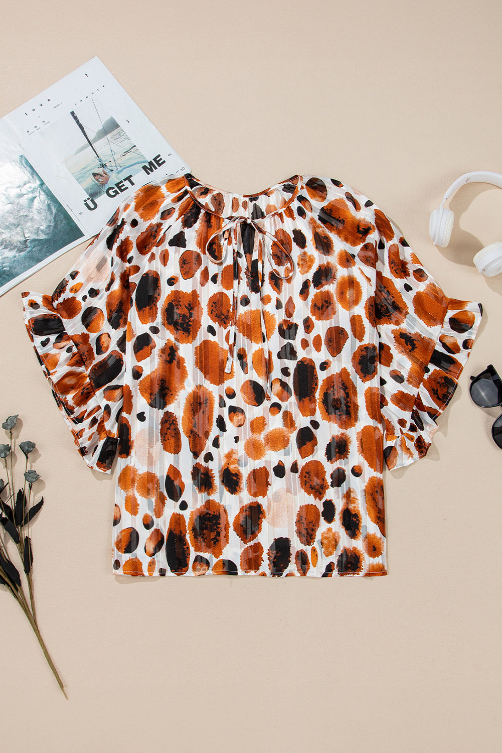 Blouse plissée a manches 3/4 a volants et imprimé abstrait avec accents de fils métalliques