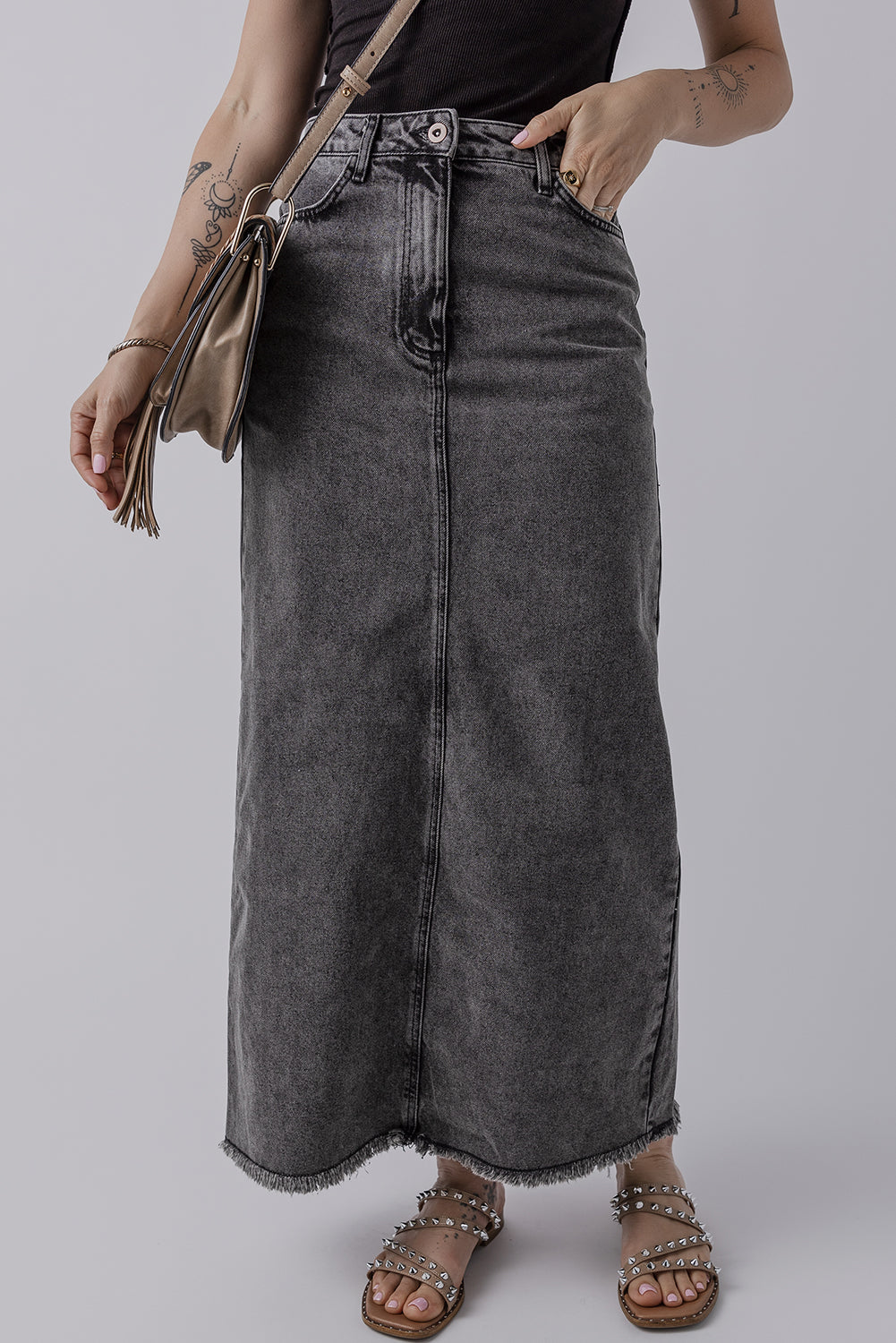 Jupe longue taille haute fendue au dos en denim a ourlet brut