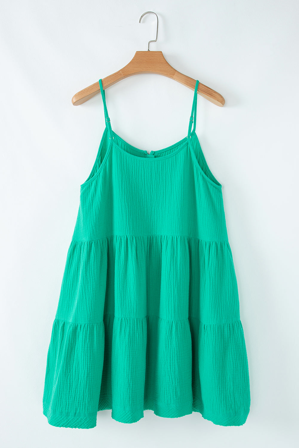 Robe courte ample texturée à fines bretelles et boutons