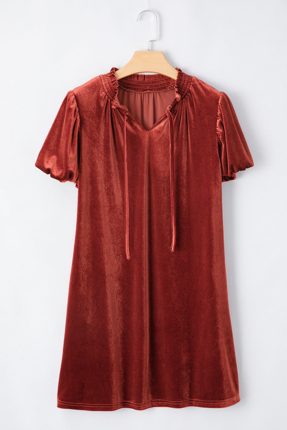 Mini-robe droite en velours a encolure smockée et manches bouffantes