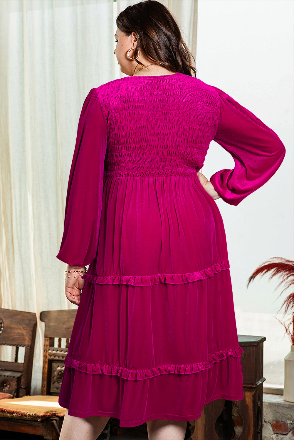 Robe longue froncée a col en V et a volants en velours de grande taille
