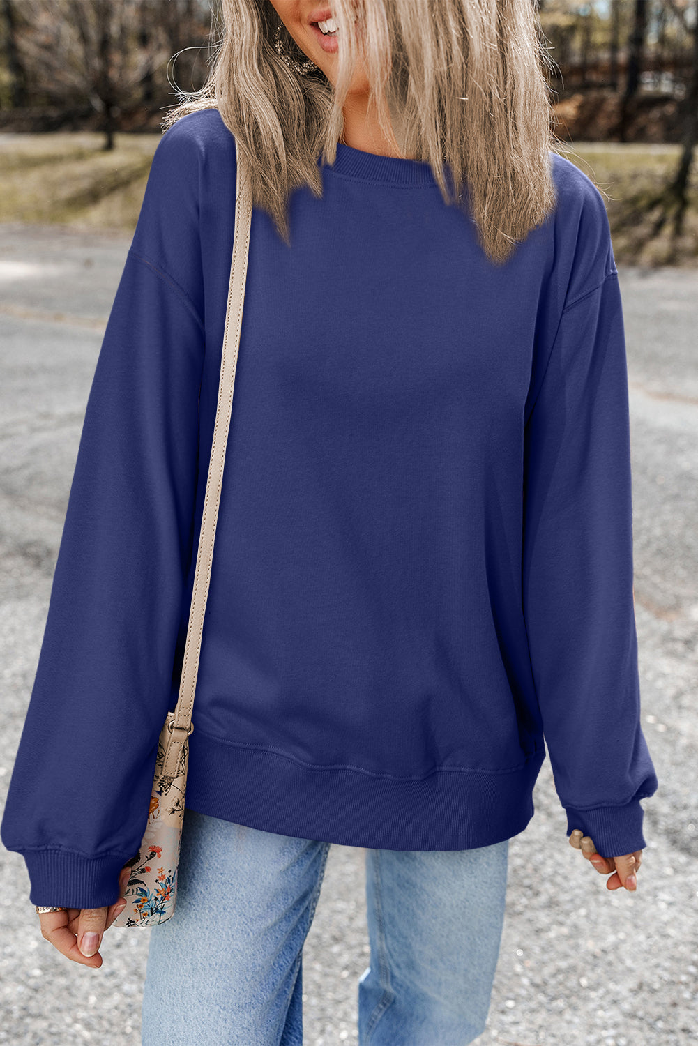Sweat-shirt uni a col rond et épaules tombantes