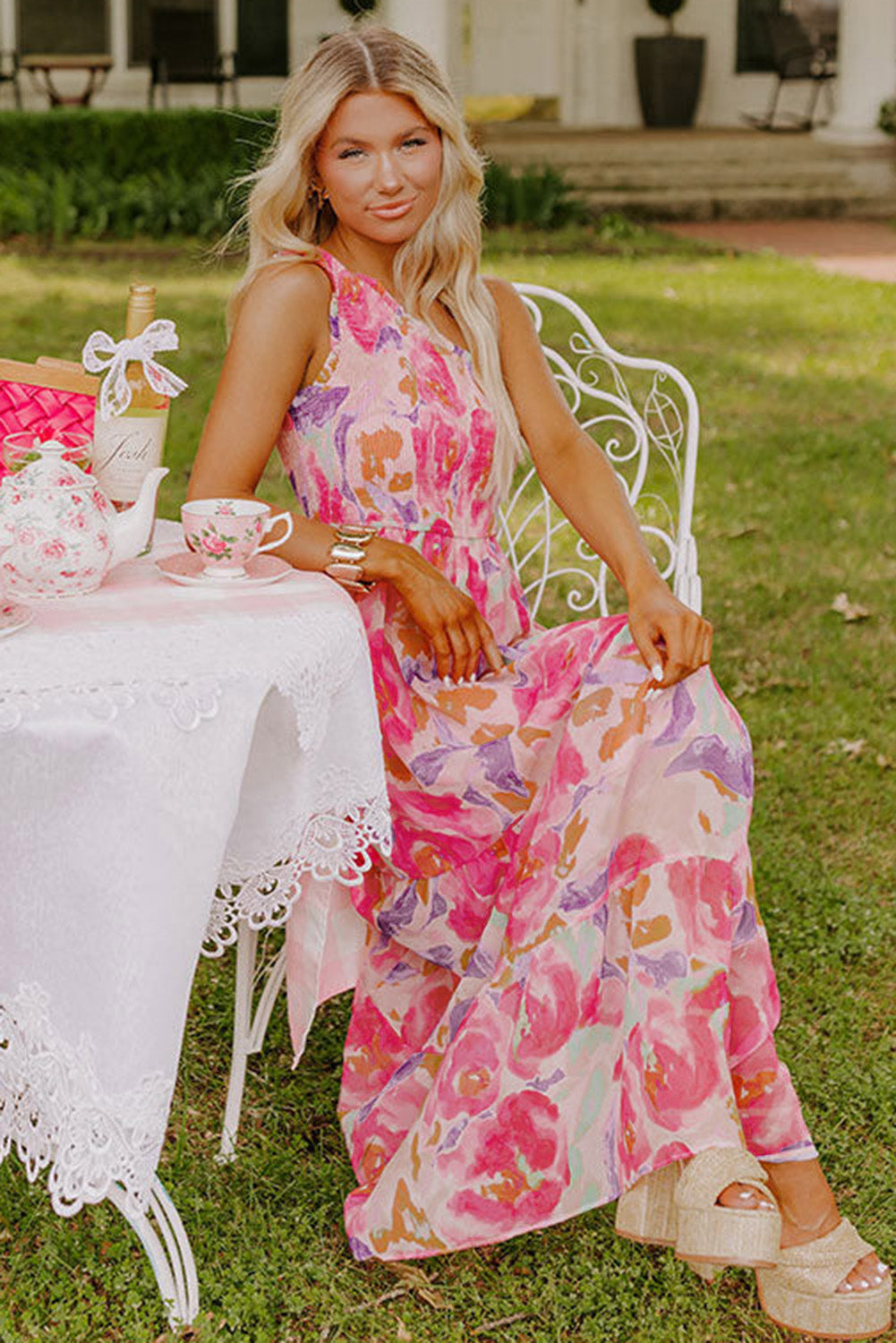 Robe longue asymétrique froncée à imprimé floral abstrait