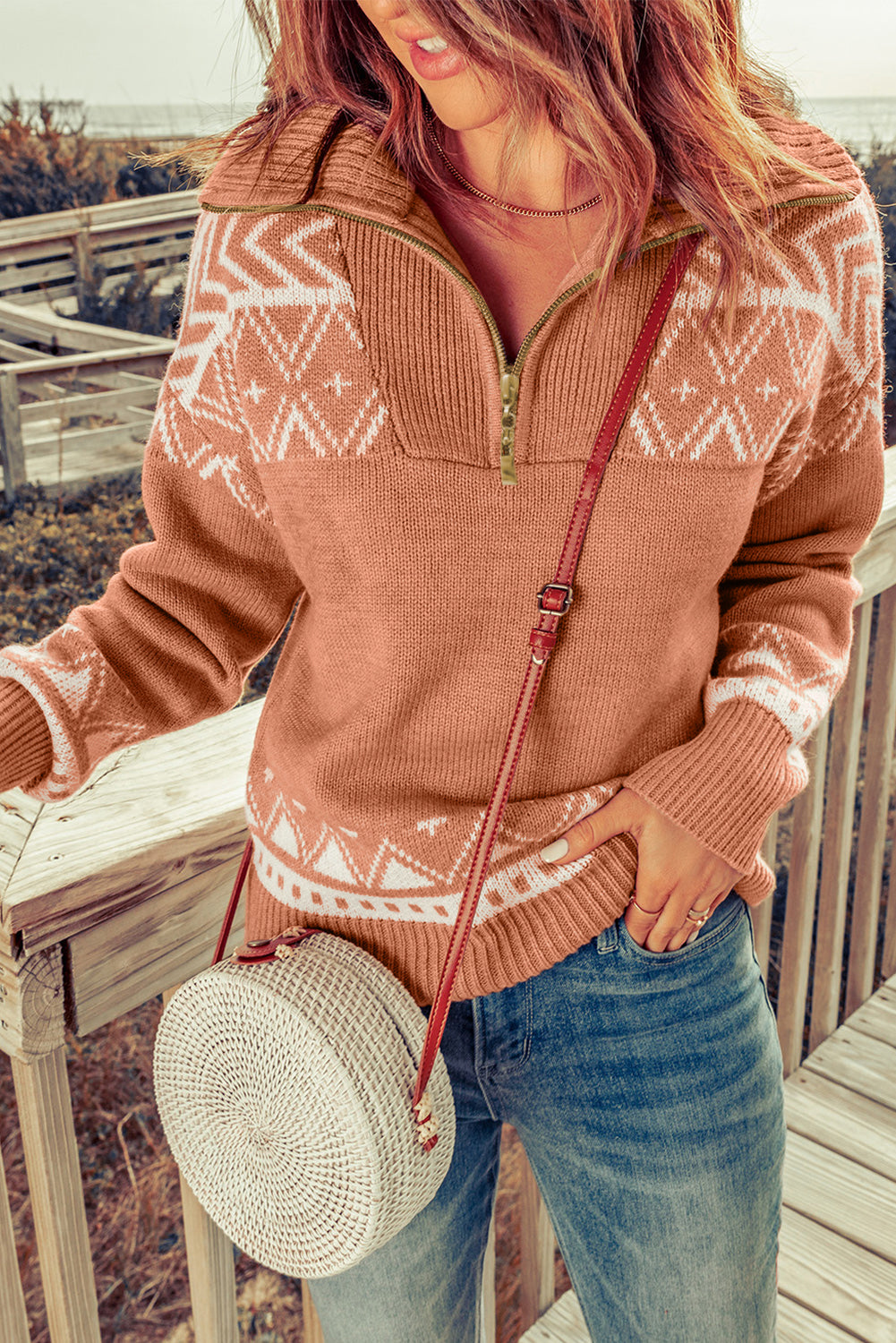 Pull zippé en tricot géométrique