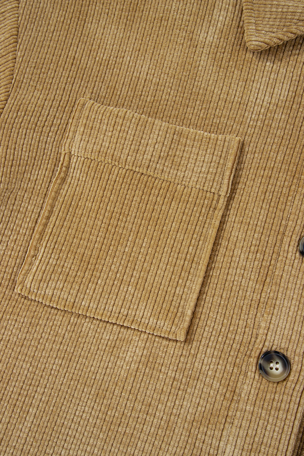 Veste en velours côtelé boutonnée avec poche plaquée