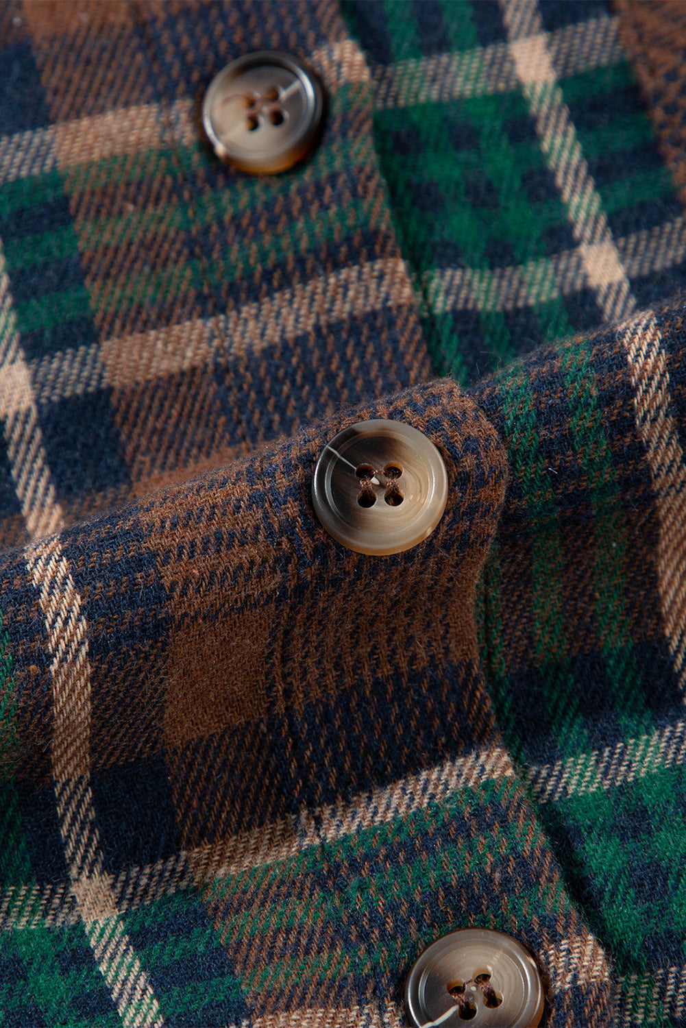 Veste chemise boutonnée à carreaux et poches poitrine