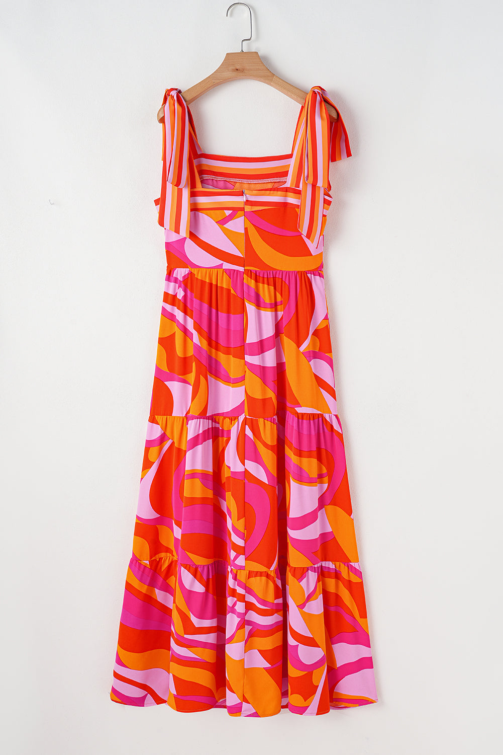 Robe longue taille haute à imprimé abstrait et épaules nouées