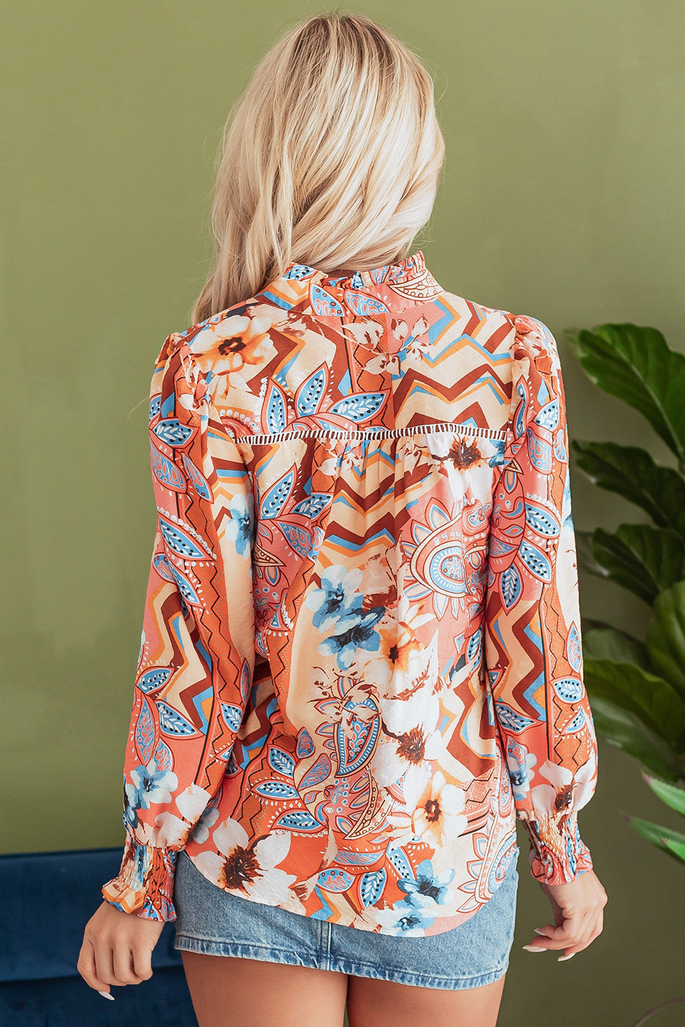 Chemise ample boutonnée a imprimé floral et poignets froncés