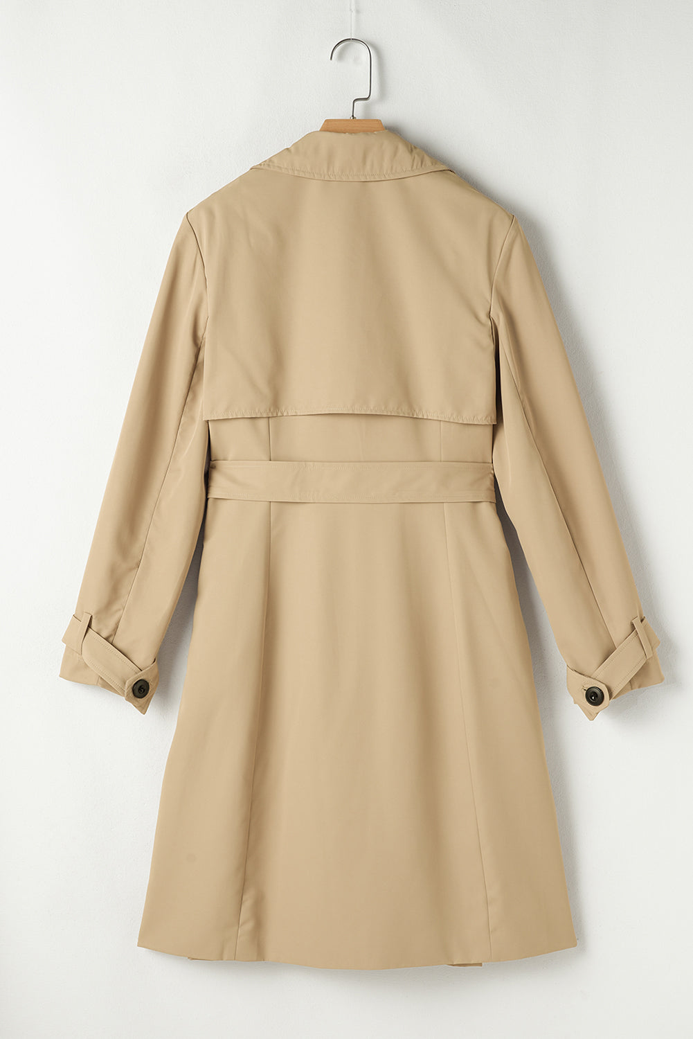 Manteau coupe-vent de couleur unie, col a revers, cravate a la taille