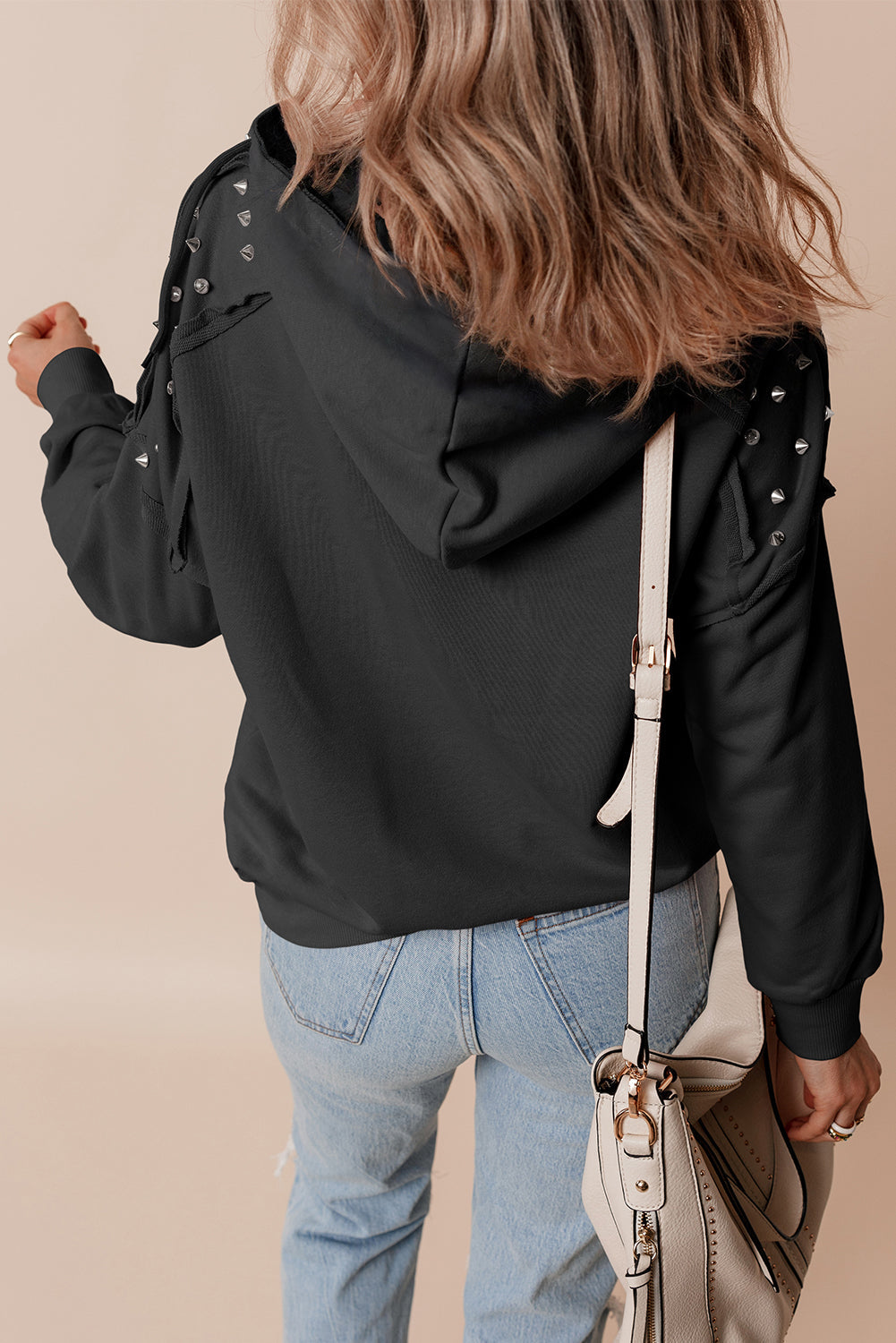 Sweat à capuche à manches raglan et rivets de couleur unie avec poche
