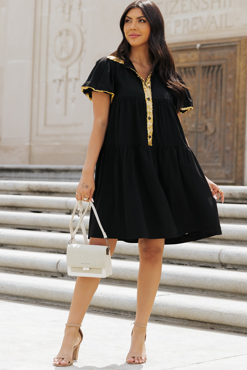 Robe chemise à manches bouffantes et bordure en sequins pour le jour du match