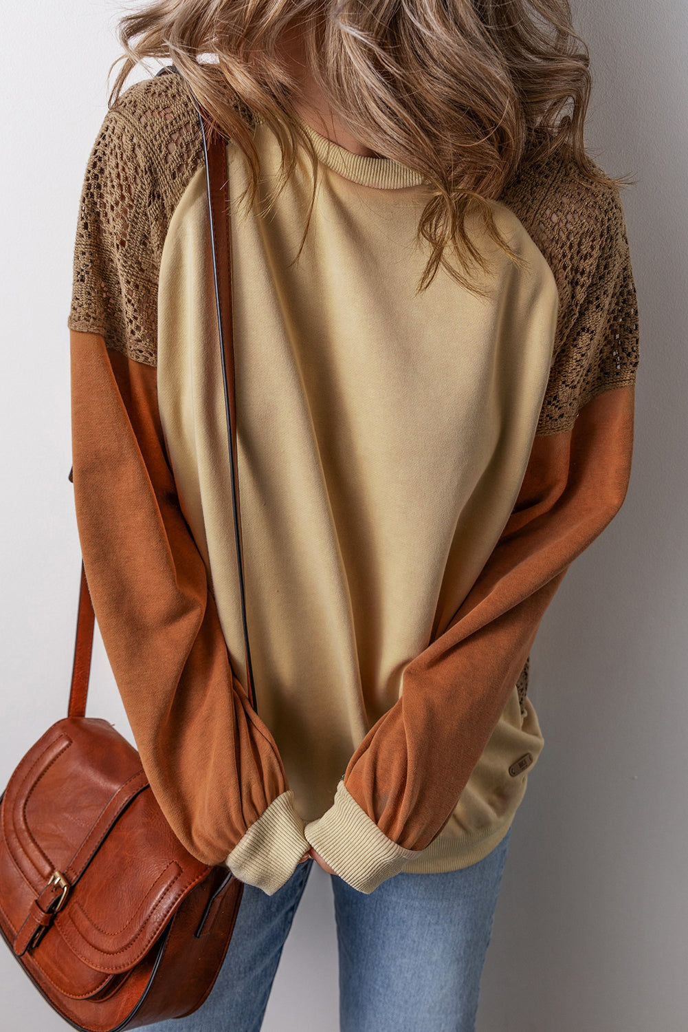 Sweat-shirt à épaules tombantes et patchwork de dentelle