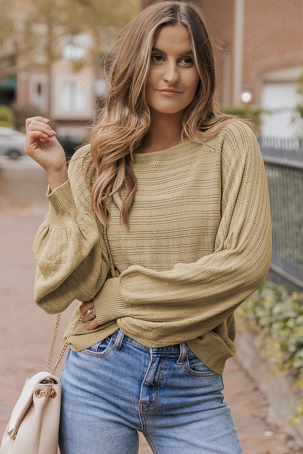 Pull en tricot texturé à œillets et manches lanternes